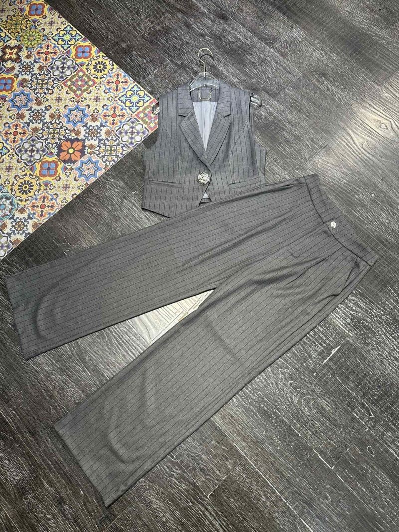 Louis Vuitton Long Suits